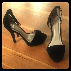 Black suede heels